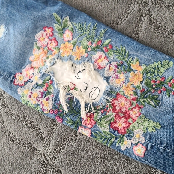 Like new Zara jeans - Picture 3 of 3